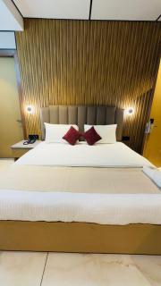 Hotel Black Rose - 2