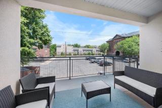 Deluxe Central 1BR 1BA Pool,Hot Tub,Gym,Parking - 2