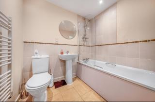 Modern 2BR and Parking - Birmingham - 2