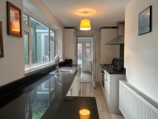 Tranquil 3 Bed Garden house Hendon NW4 - 8