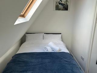 Tranquil 3 Bed Garden house Hendon NW4 - Colindale - 3