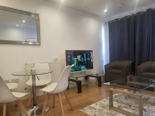 Charming Central London Apartment - 9