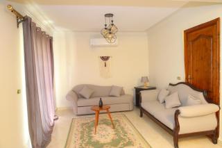 Ground floor Furnished Apartment with private Garden in Sheikh Zayed - Sheikh Zayed - 9