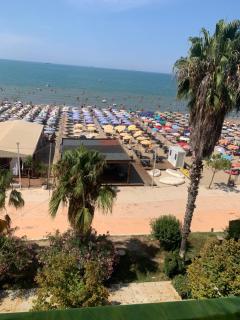 Facing the sea apartament - Durrës - 6