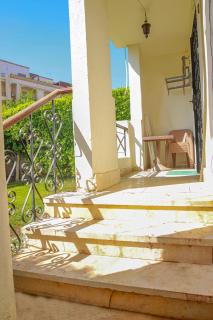 Ground floor Furnished Apartment with private Garden in Sheikh Zayed - Sheikh Zayed - 2