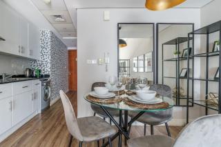 GuestReady Holiday Homes - Industrial Chic - 2