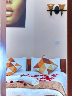 Cosy 5 bedroom in Garden city - 1