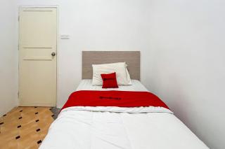 RedDoorz at Kanaka Village Tanjung Pinang - 2