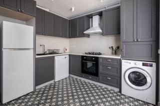 Amazing Luxury Duplex High Ceiling Patio! #403 - 3