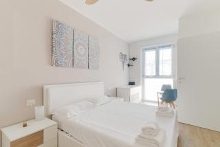 GuestHost - Naviglio Grande Bright Apartment - 0