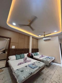 Hotel shree Gajanand palace - 1