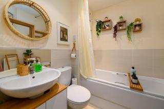 Lovely 2 Bed Only 5 min Walk to Bus and Easy Bay Access - Cardiff - 2