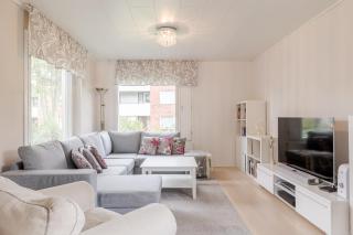 5 bedroom family home with sauna close to city center - 0