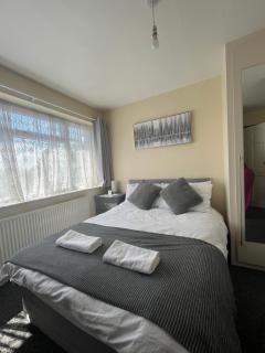 Shortlet Express, Beautiful 3 bedroom House in Rainham - 5