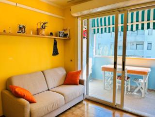 Bright apartment with a lovely balcony - 8