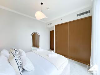 18th-Floor 1BR Beachfront in Palm Jumeirah, Dubai - 4