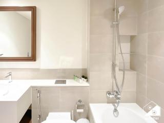 18th-Floor 1BR Beachfront in Palm Jumeirah, Dubai - 5