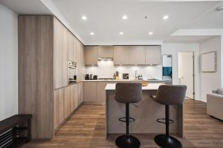 Evergreen Place Retreat with King Suite, Parking near SkyTrain Access - Burnaby - 7