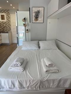 Lovely Agata Studio 501 - 1
