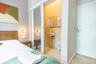 Amazing 1BR & 1LR Apt & 5 Private Bedrooms by Mariahilfer - Vienna - 8