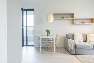 Stylish 1BR & 1LR Apartment Cozy City View - 7