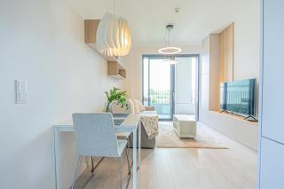 Stylish 1BR & 1LR Apartment Cozy City View - 6