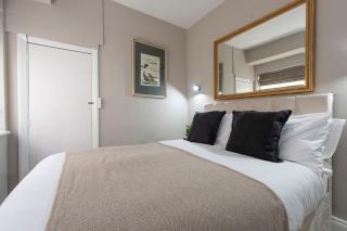 Holland Park spacious apartment - 2