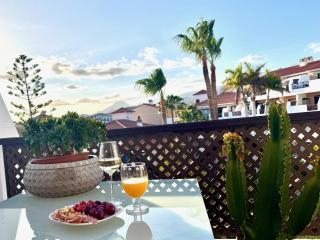 Albatros Oasis Park Ocean, Teide View, Heated Swimming Pool - 4