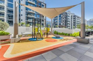 Studio in Azizi with Free Pool and Gym Access - 3