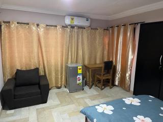 3 Bedrooms house fully furnished in East Legon - Accra - 6