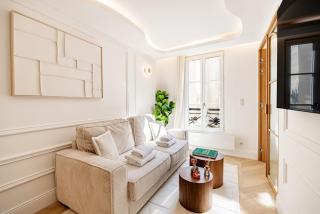 7#Newsuite#4 people#Saint Germain#Notre-Dame - 0