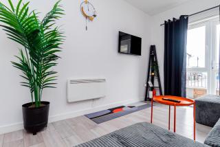 Vibrant 1BR Ground Floor in SO14 City Centre & Sleeps Up to 5! - 2