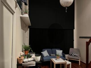 SimpliCITY - spacious budget room, balcony, shared kitchen and bath, privacy, super location - 3