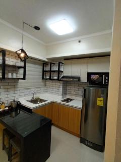 Serene Condo Retreat in Lapu-Lapu with Stunning Views - 5