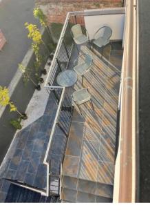 Lees Lookout Holt ,2 bedroom luxury apartment with private parking - 8