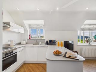 Relaxing Retreats Bowness - FREE PARKING - 8