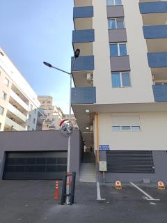 Floresti Apartment with Parking - 1