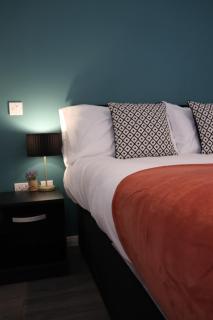 City centre haven- 2 BR- Bullring - On Street Parking - 4