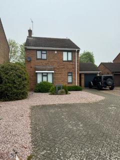 Fab 2 double bed detached house - Peterborough - 5