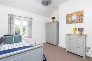 Calder Canal Cottage by Alt-Stay Accommodation - 1
