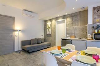 JOIVY Modern Studio with Balcony near Milano Centrale - 9