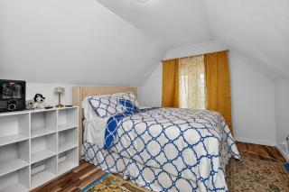 558) Massive 4 bedroom in a great neighborhood - 8