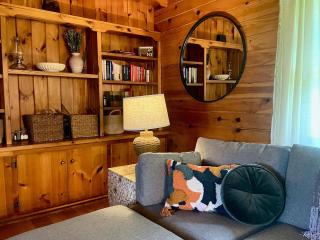 Fire Pit, Bbq & Sprawling Lawn Elk Point Cabin - 8