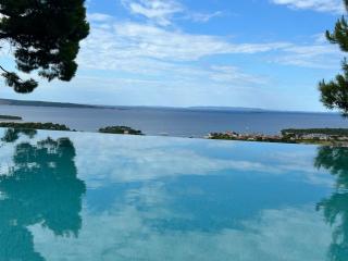 Holiday house Pantovčak, secluded stone house with heated pool and unique view - 8