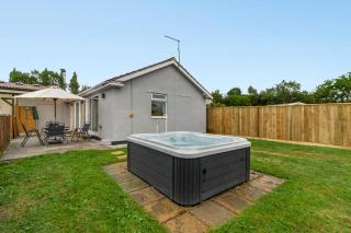 Tor Cottage -Private Hot Tub & Communal Swimming Pool with Fishing nearby 2 Dogs Max - 3