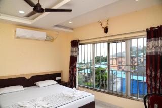 Deer Park Hometel - 1