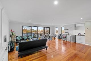 Refined Surfers Paradise Home - 2
