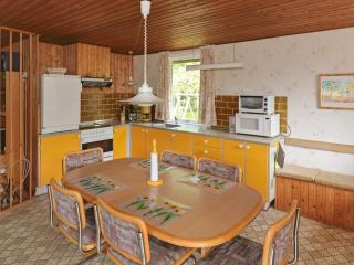 6 person holiday home in Hadsund - 6