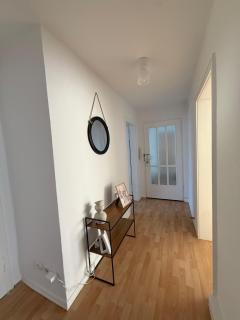 Schöne Wohnung gegenüber Bahnhof - 1