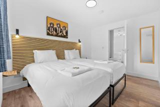 NEW! 6BR Gem, By Clarendon Stays, Free Parking, Perfect For Groups - 2